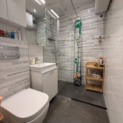 Alquiler de un cómodo apartamento de 3 habitaciones, 70 m², centro de la ciudad, Belgrado, Serbia